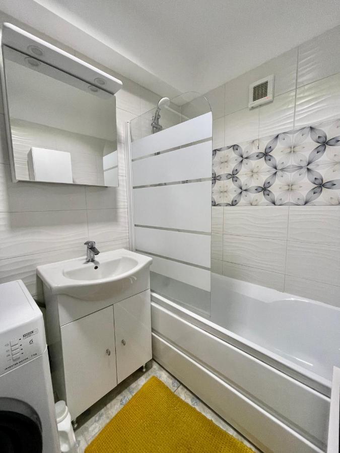 Cozy Central One Bedroom Cluj-Napoca Ngoại thất bức ảnh
